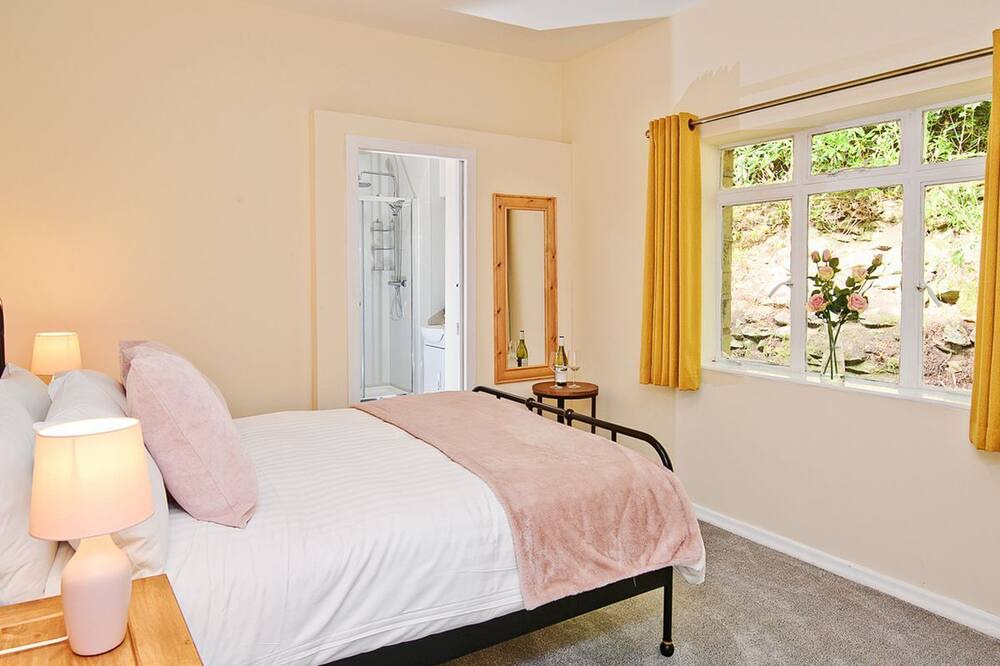 Photo of Bedroom in Saddleworth