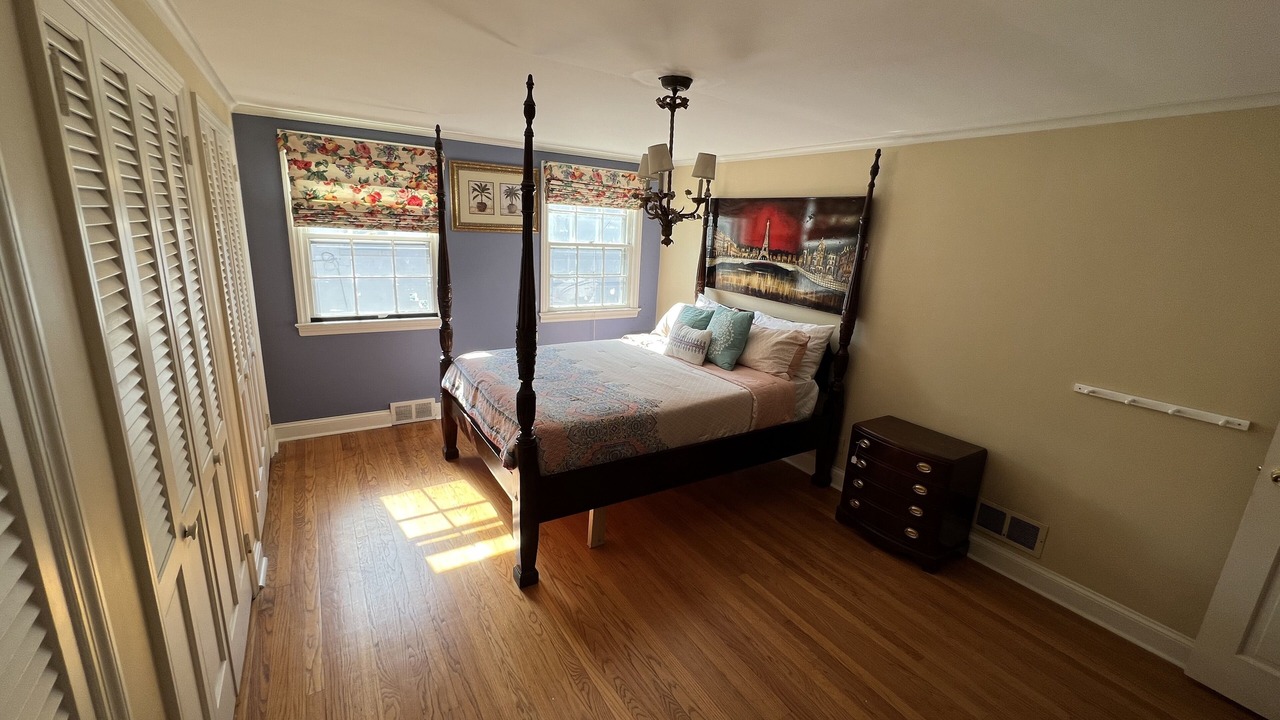 Photo of Others in Elmwood Park