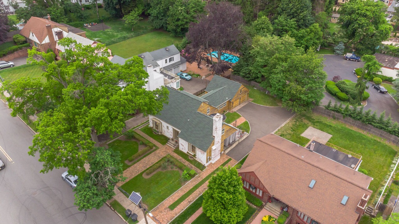 Photo of Outdoor in Elmwood Park