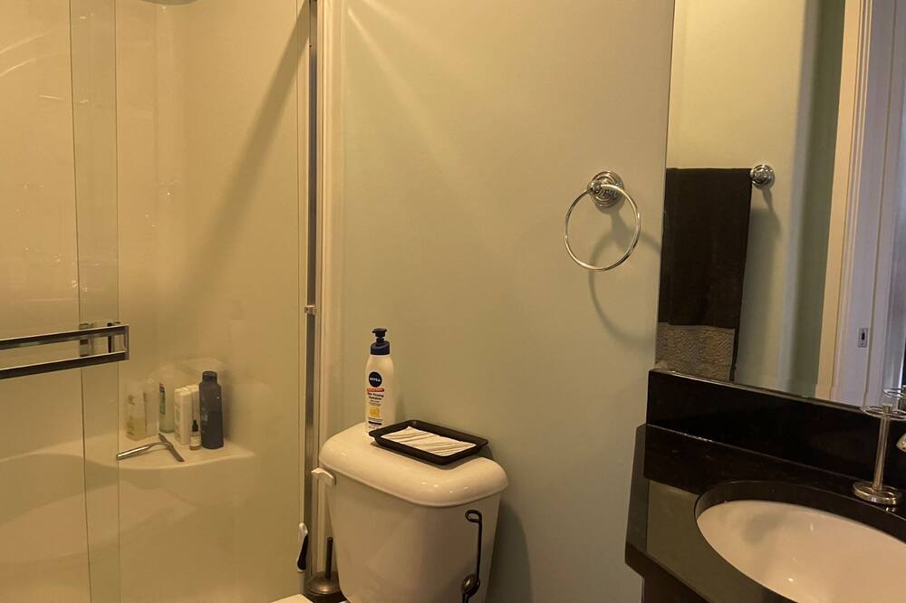 Photo of Bathroom in Buechel