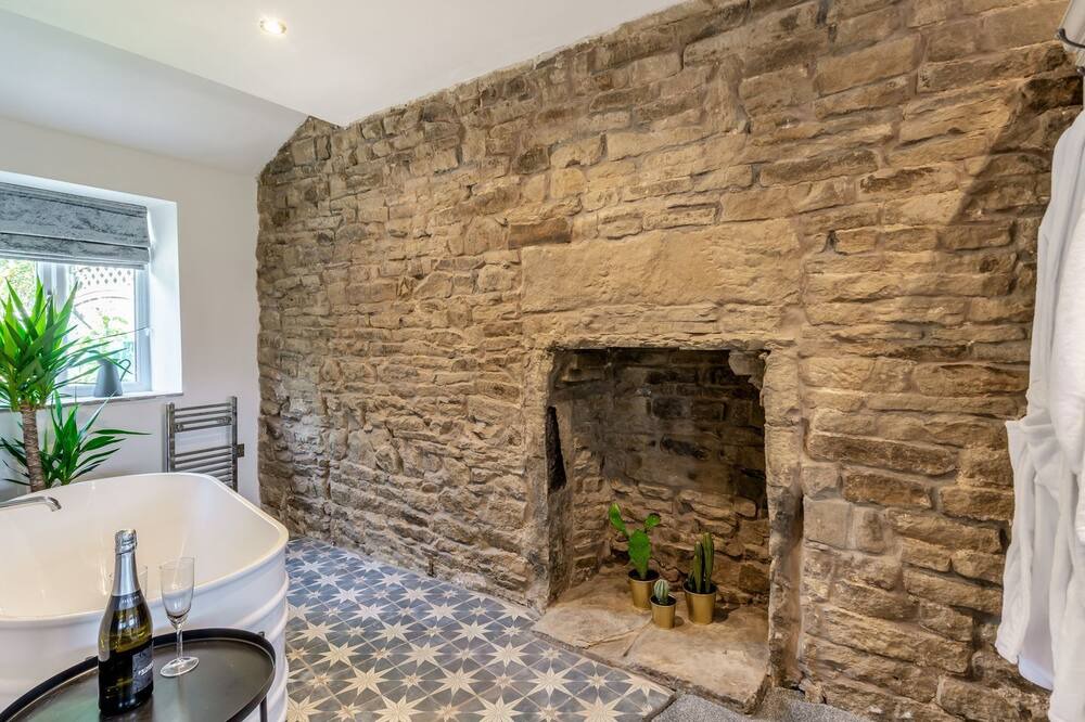 Photo of Bathroom in Winewall