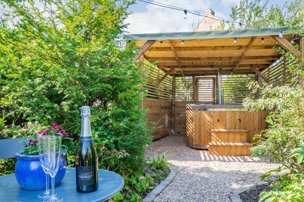 Photo of Patio Balcony in Winewall