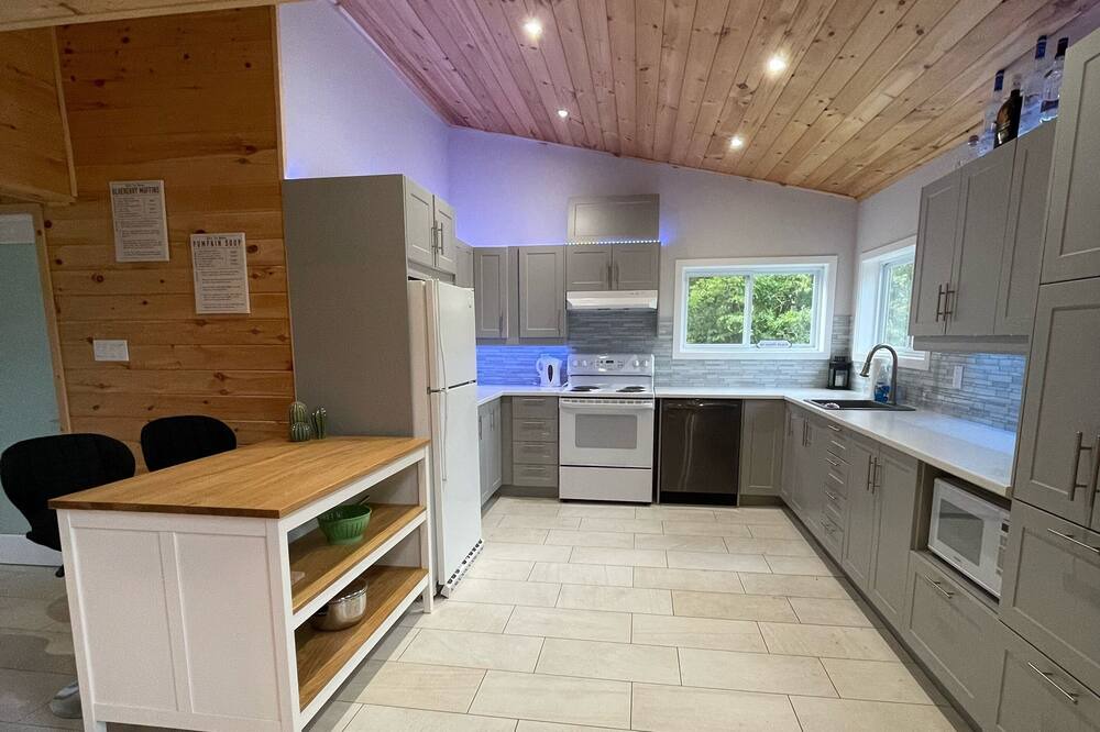 Photo of Kitchen in Mansfield-et-Pontefract