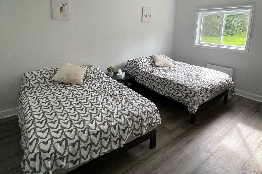 Photo of Bedroom in Mansfield-et-Pontefract