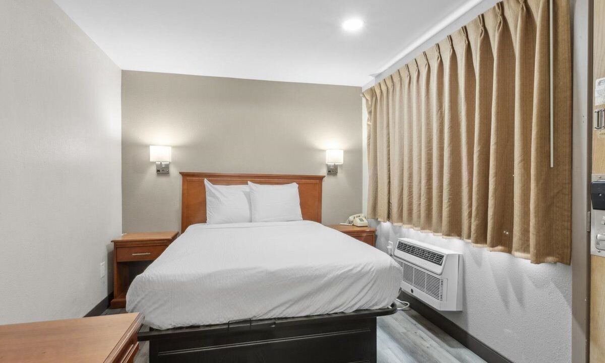Photo of Bedroom in Edison