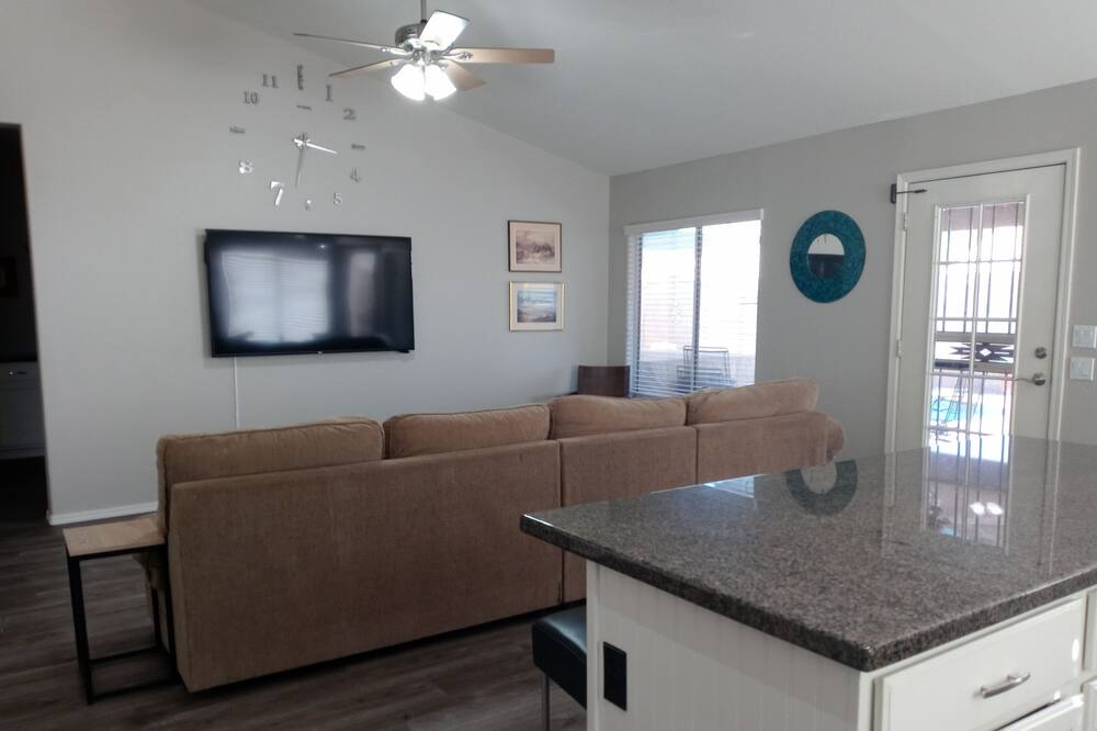 Photo of Livingroom in Superstition Springs