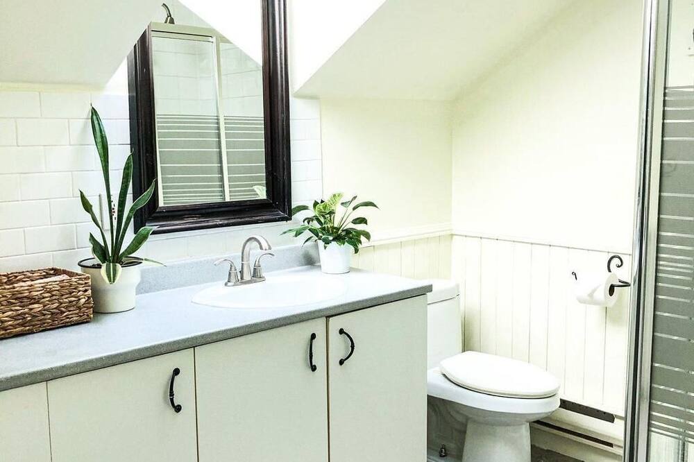 Photo of Bathroom in Val-des-Monts