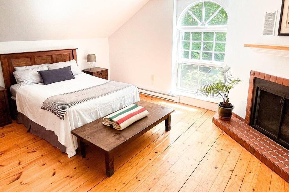 Photo of Bedroom in Val-des-Monts