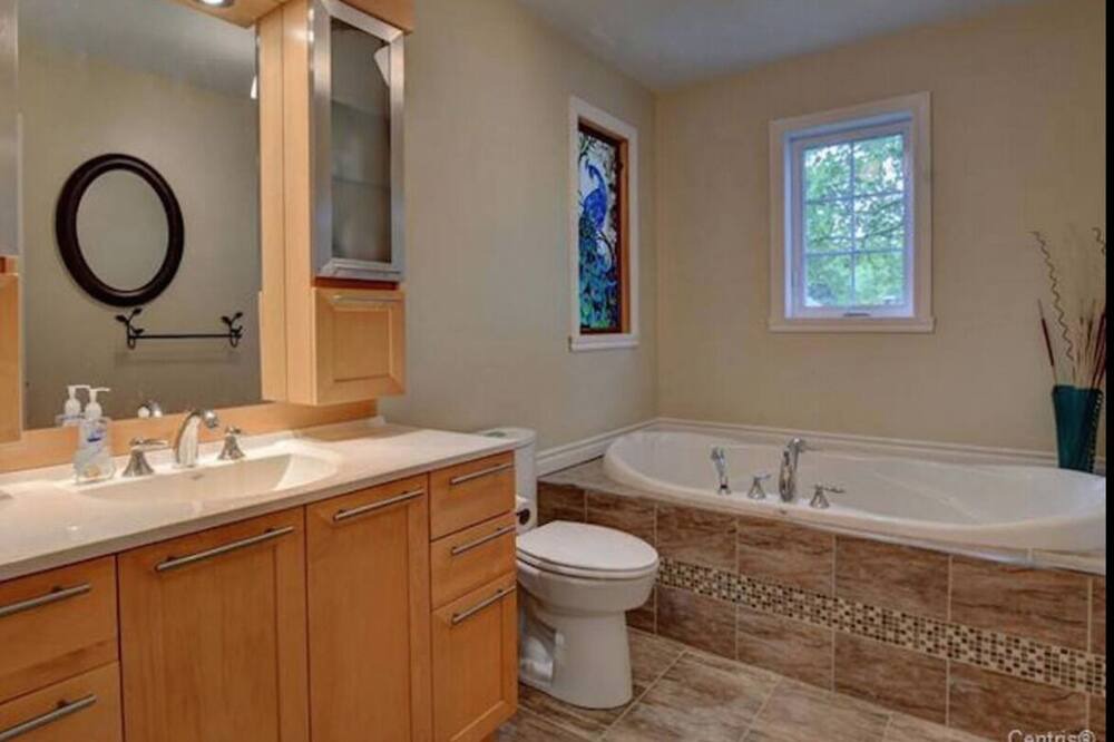 Photo of Bathroom in Saint-Calixte