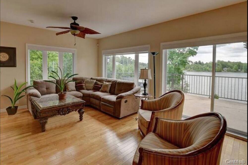 Photo of Livingroom in Saint-Calixte