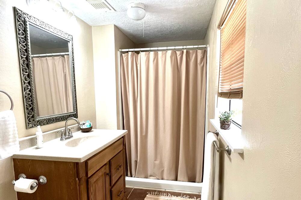 Photo of Bathroom in Willis