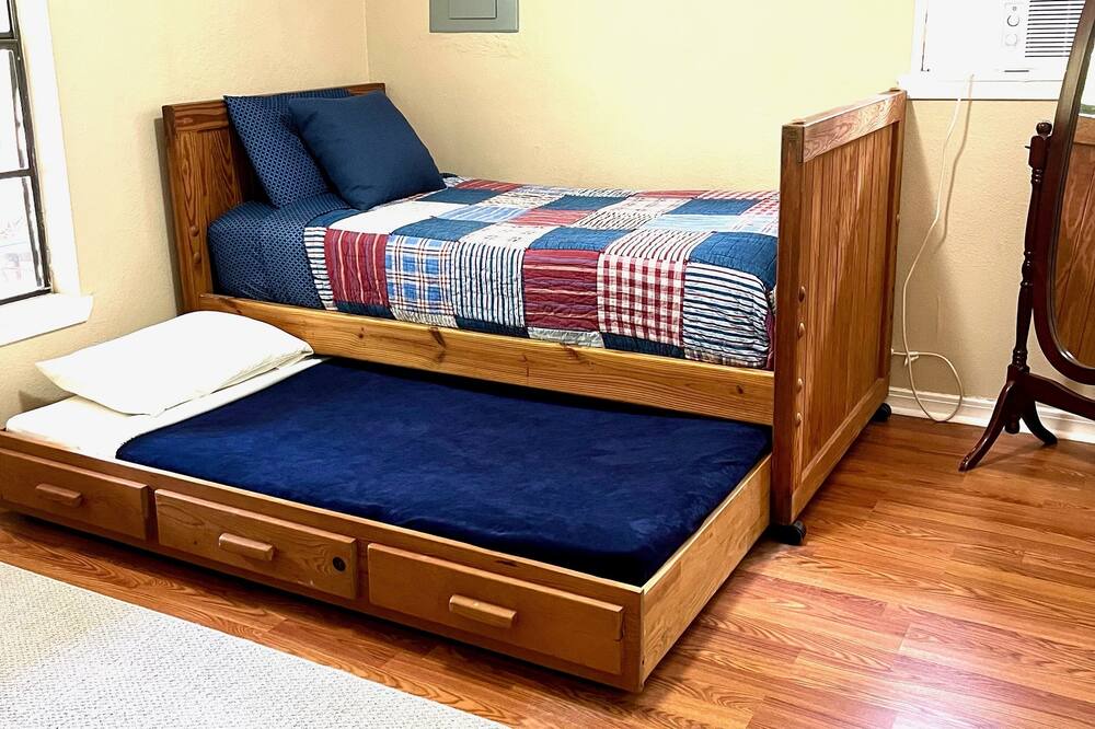 Photo of Bedroom in Willis