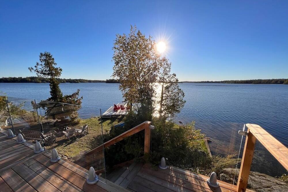 Photo of Patio Balcony in North Kawartha