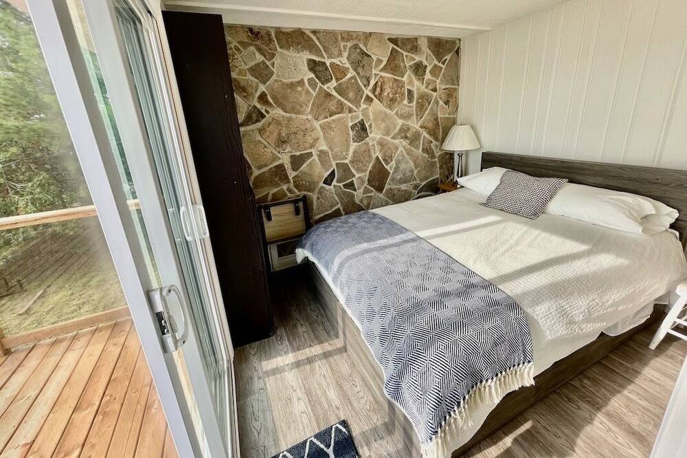 Photo of Bedroom in North Kawartha