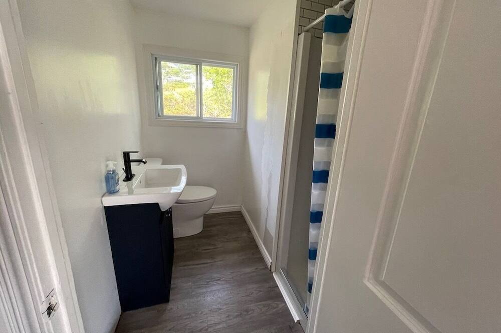Photo of Bathroom in North Kawartha