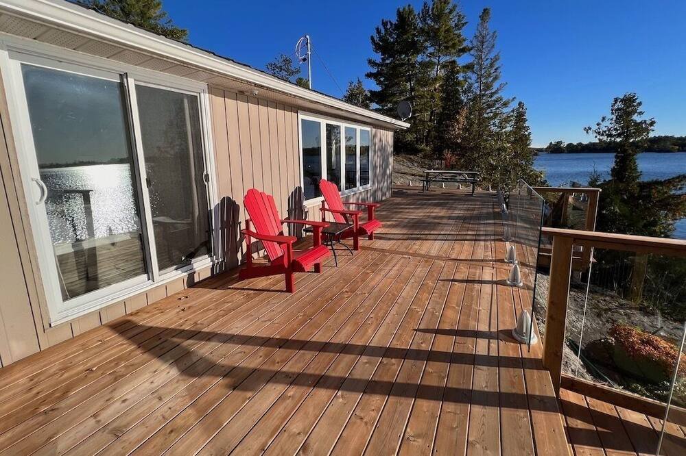 Photo of Patio Balcony in North Kawartha