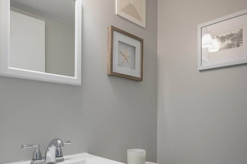 Photo of Bathroom in Naples