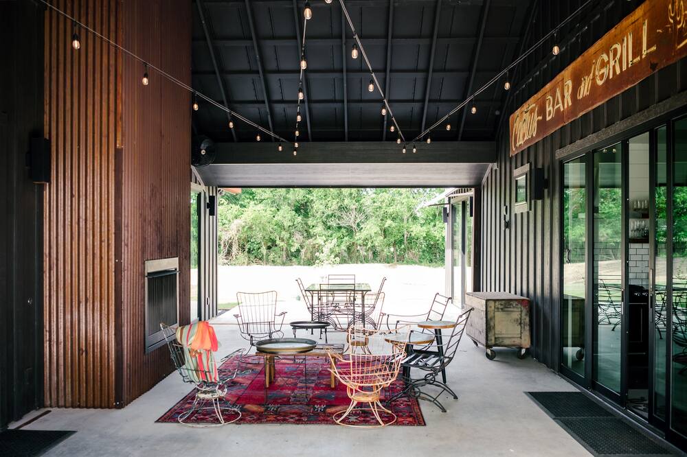 Photo of Patio Balcony in Carmine