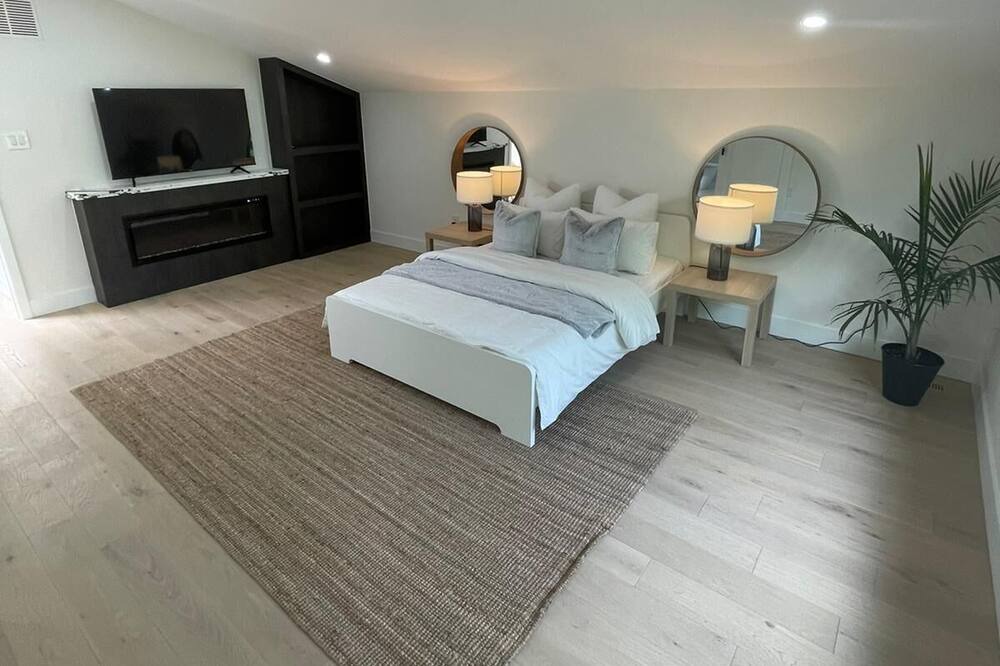 Photo of Bedroom in Birch Cliff