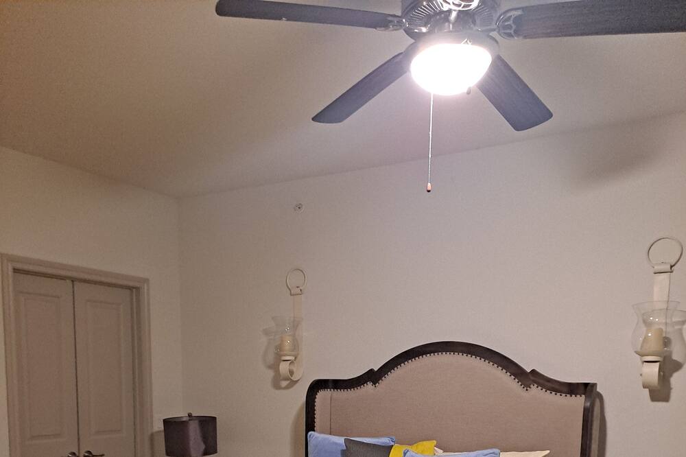Photo of Bedroom in Humble