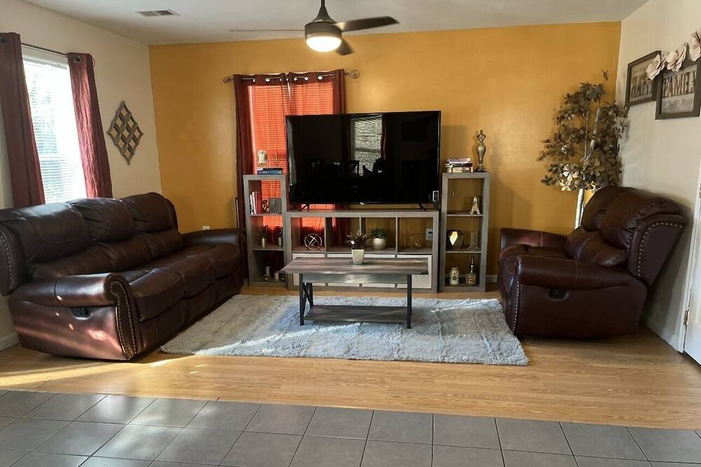 Photo of Livingroom in Schenectady