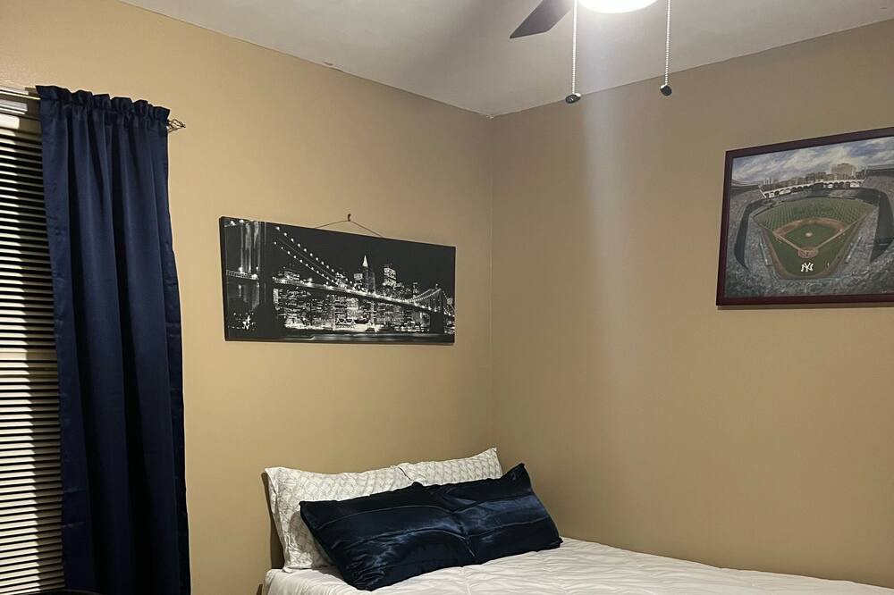 Photo of Bedroom in Schenectady