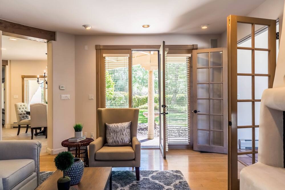 Photo of Bedroom in Los Ranchos de Albuquerque