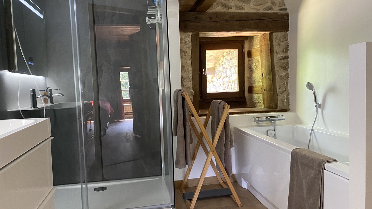 Photo of Bathroom in Ambert