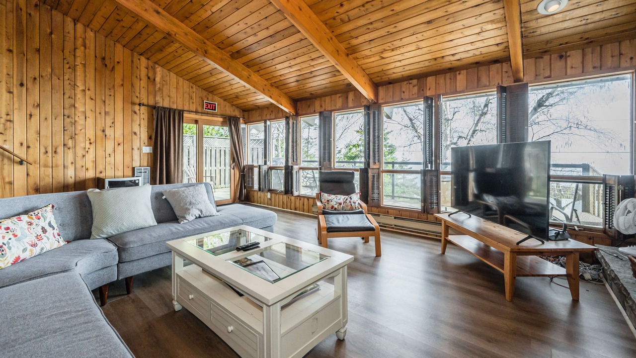 Photo of Livingroom in Northern Bruce Peninsula