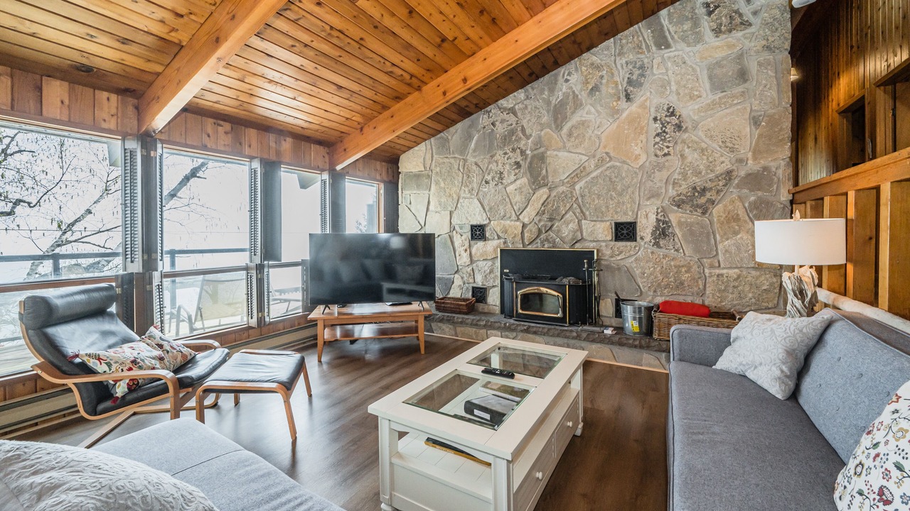 Photo of Livingroom in Northern Bruce Peninsula