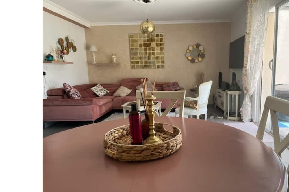 Photo of Livingroom in Genissieux