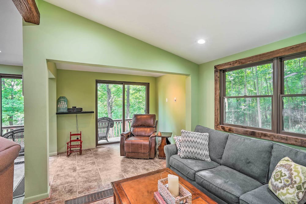 Photo of Livingroom in Stamford