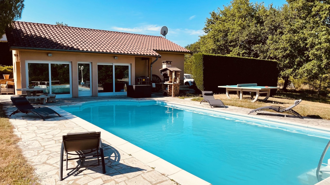 Photo of Outdoor in Poncins