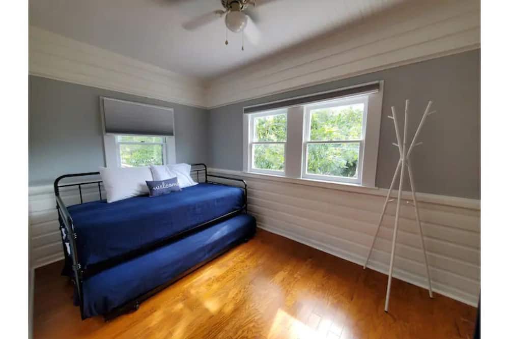 Photo of Bedroom in Pleasant Street