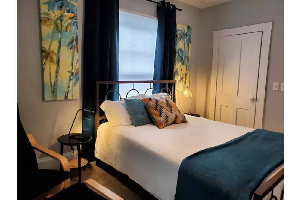 Photo of Bedroom in Pleasant Street