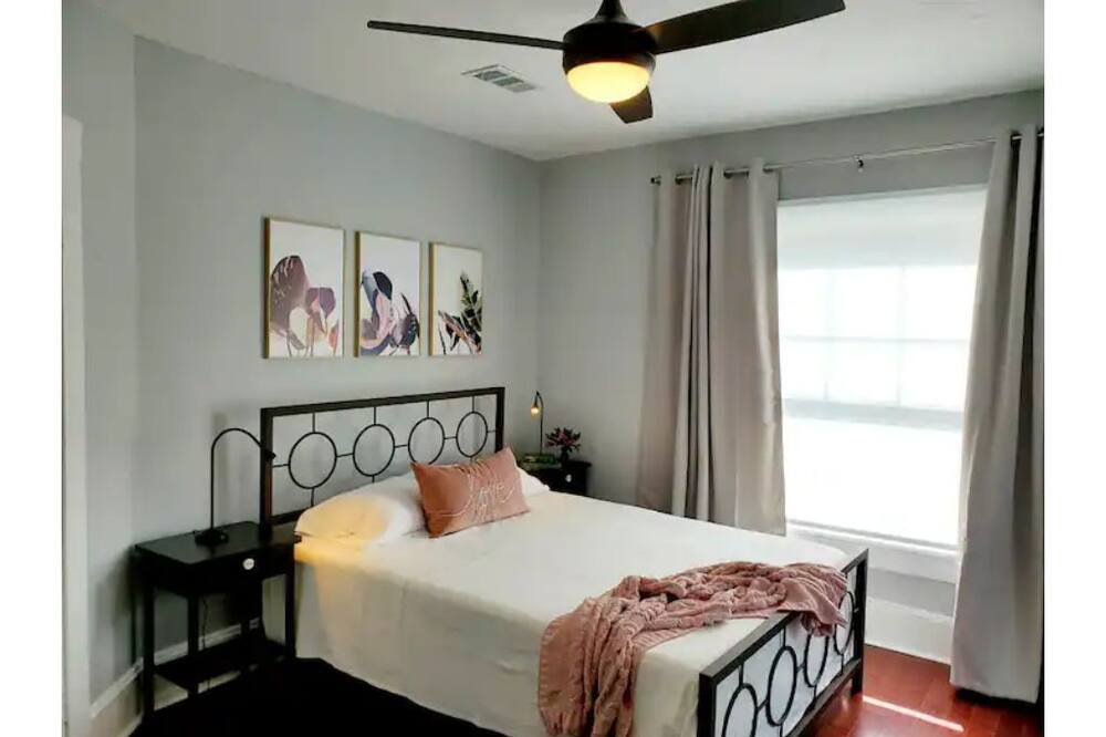 Photo of Bedroom in Pleasant Street