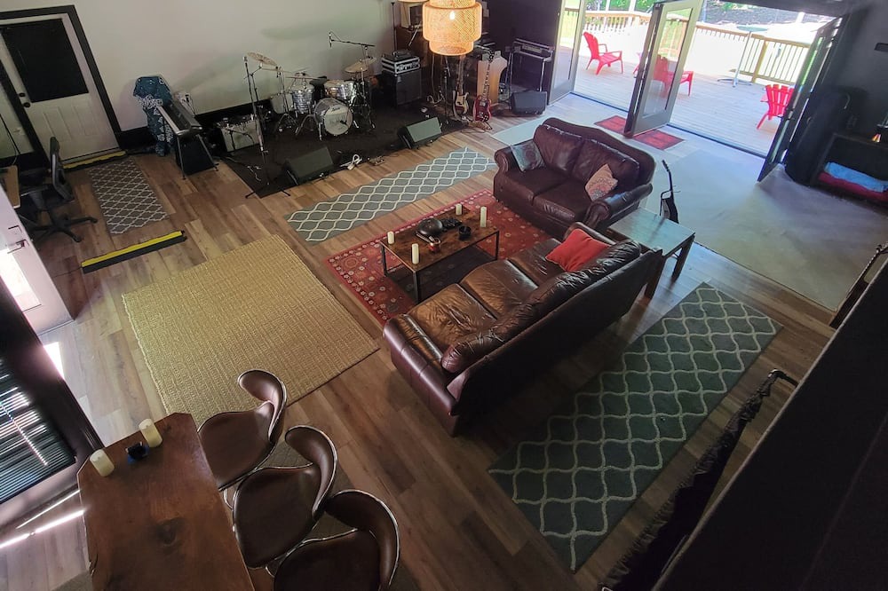 Photo of Others in Madbury