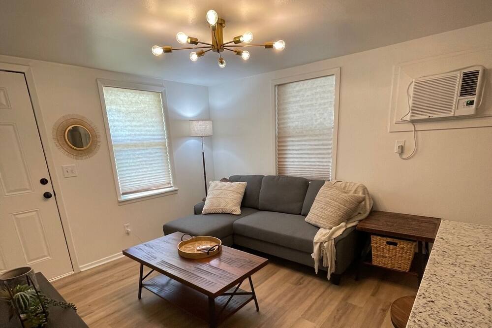 Photo of Livingroom in Gonzales