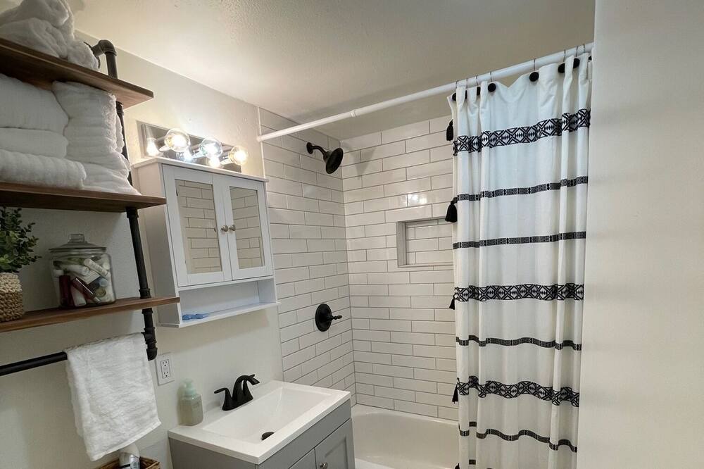 Photo of Bathroom in Gonzales