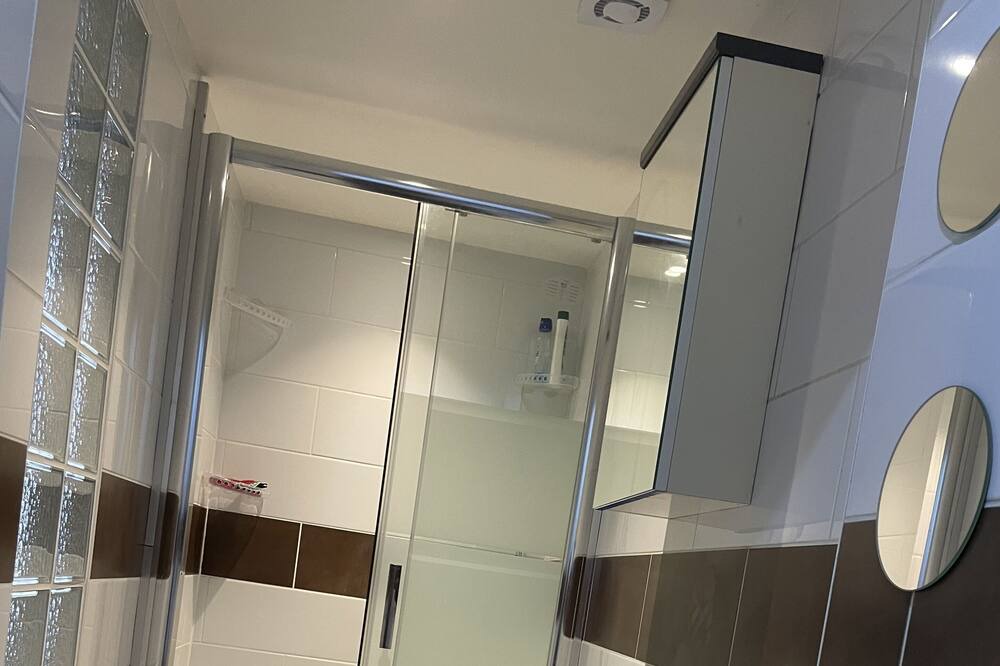 Photo of Bathroom in Cote Ouest Ormeaux