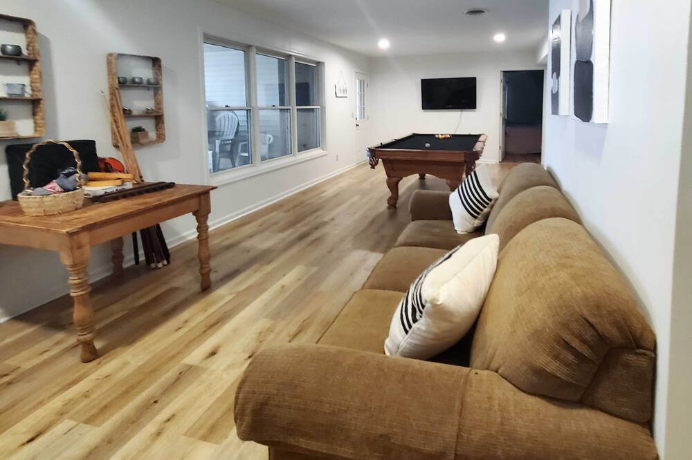 Photo of Livingroom in New Concord