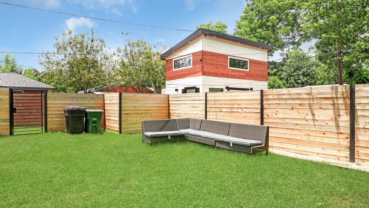 Photo of Outdoor in Garden Oaks