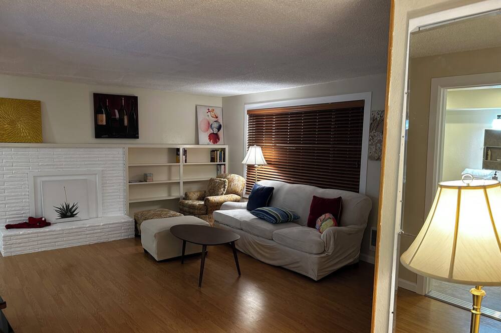 Photo of Livingroom in Everett
