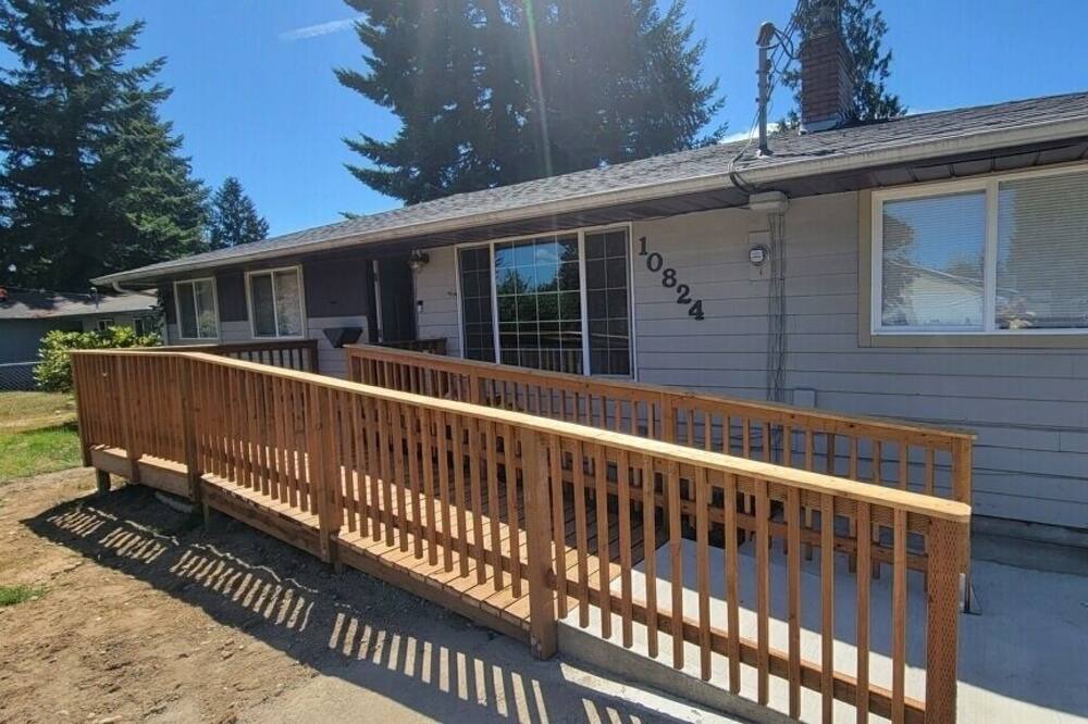 Photo of Others in Everett