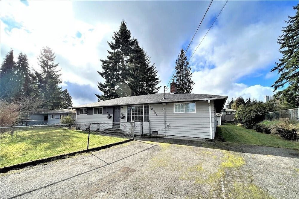 Photo of Others in Everett