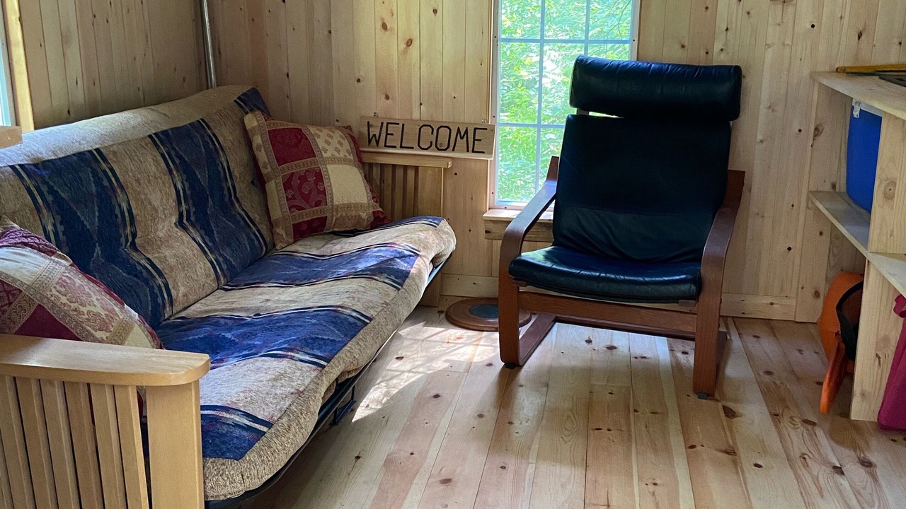 Photo of Livingroom in Lake of Bays