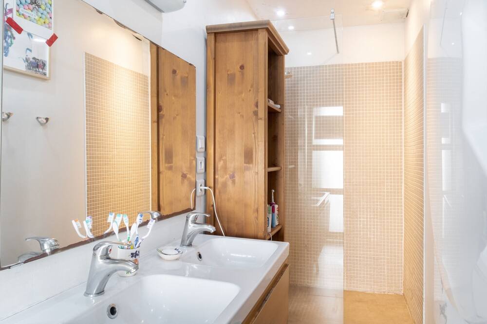 Photo of Bathroom in Canclaux