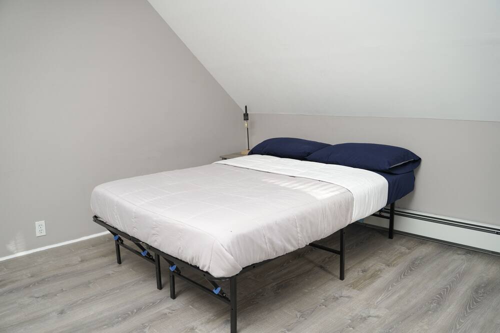 Photo of Bedroom in Orange