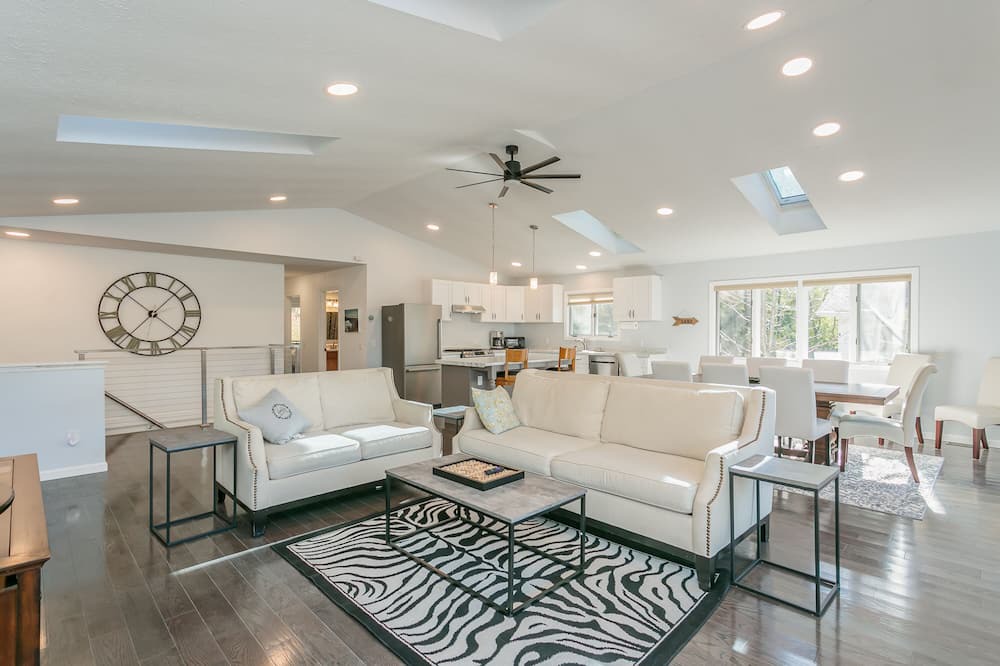 Photo of Others in Rushville