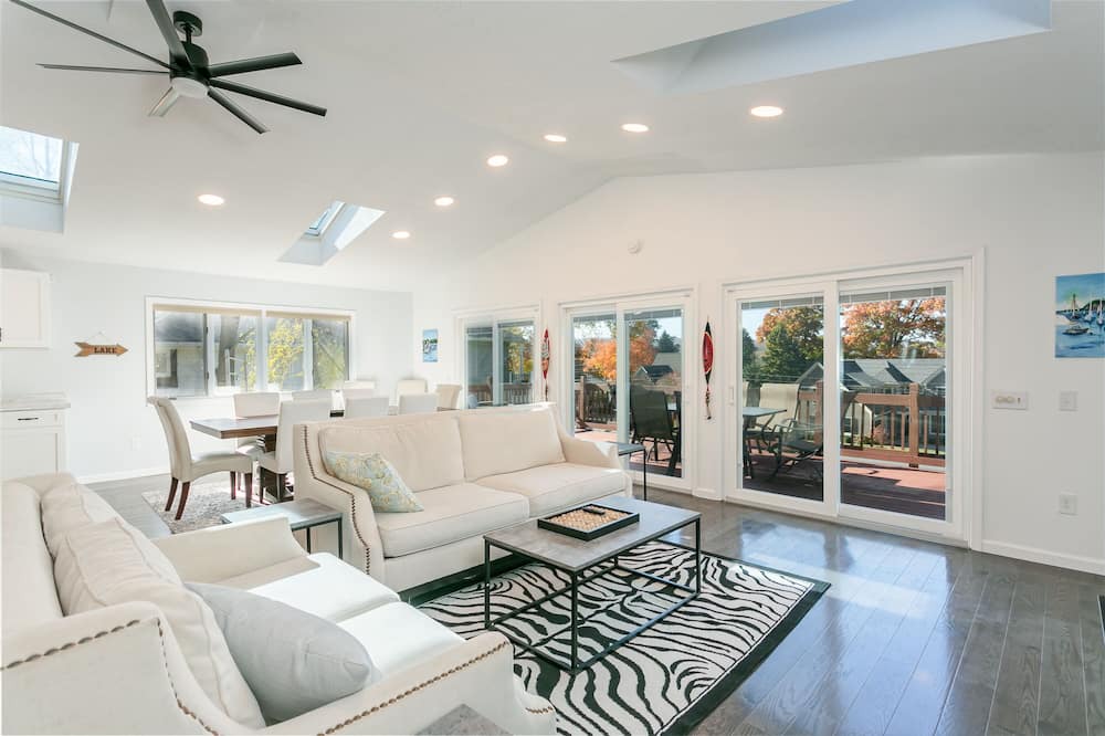 Photo of Others in Rushville